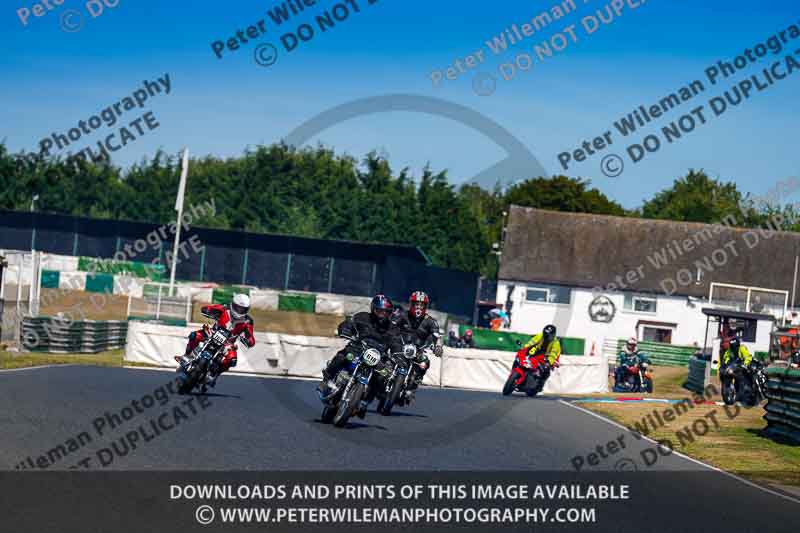 Vintage motorcycle club;eventdigitalimages;mallory park;mallory park trackday photographs;no limits trackdays;peter wileman photography;trackday digital images;trackday photos;vmcc festival 1000 bikes photographs